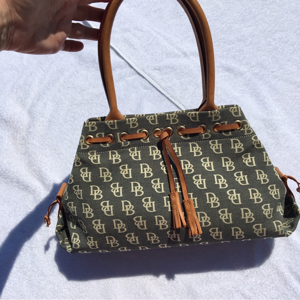 🛍️ SALE! DOONEY & BOURKE Vintage Logo Handbag